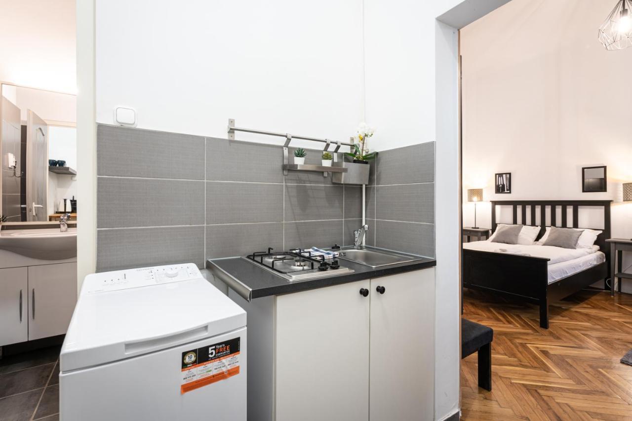 B8 - Grand Boulevard Cozy Apartment - Best Location By Bqa بودابست المظهر الخارجي الصورة
