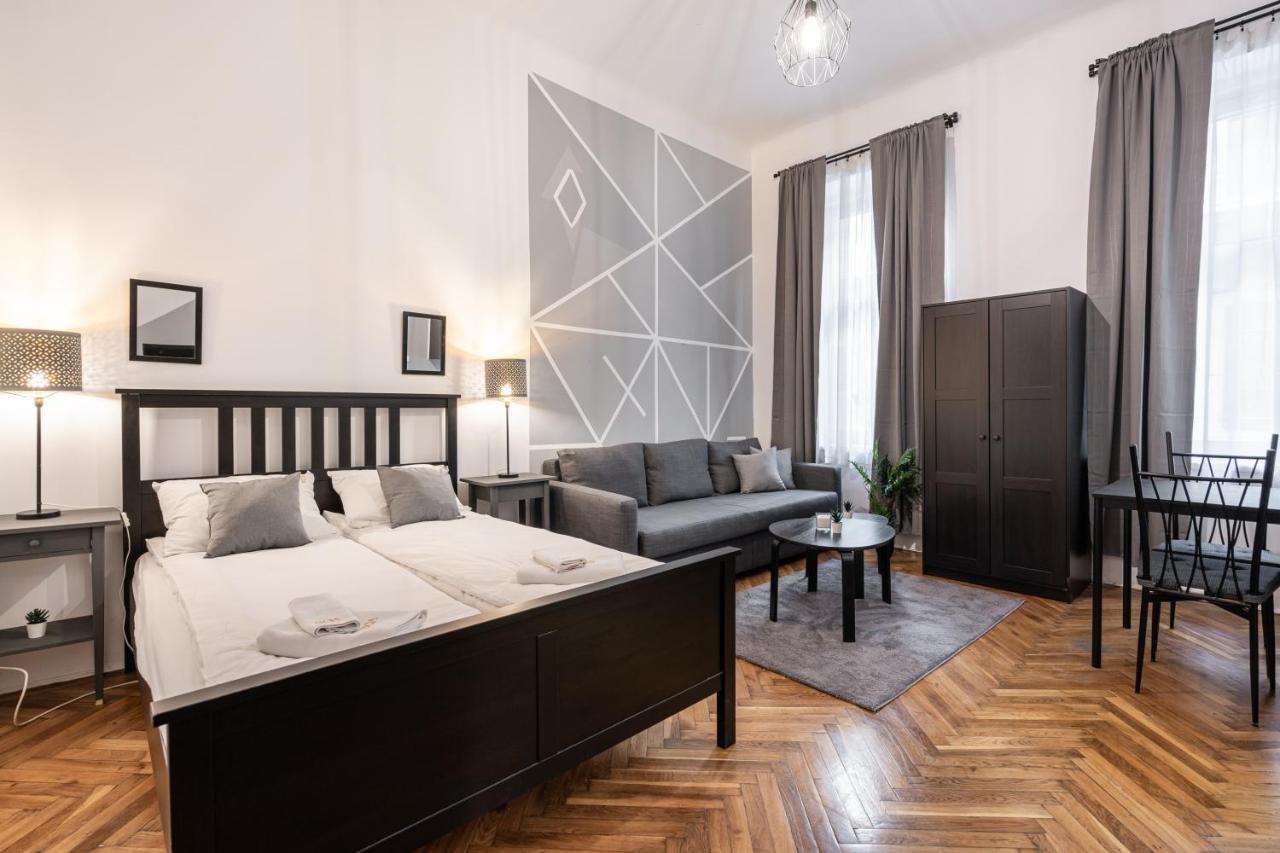B8 - Grand Boulevard Cozy Apartment - Best Location By Bqa بودابست المظهر الخارجي الصورة