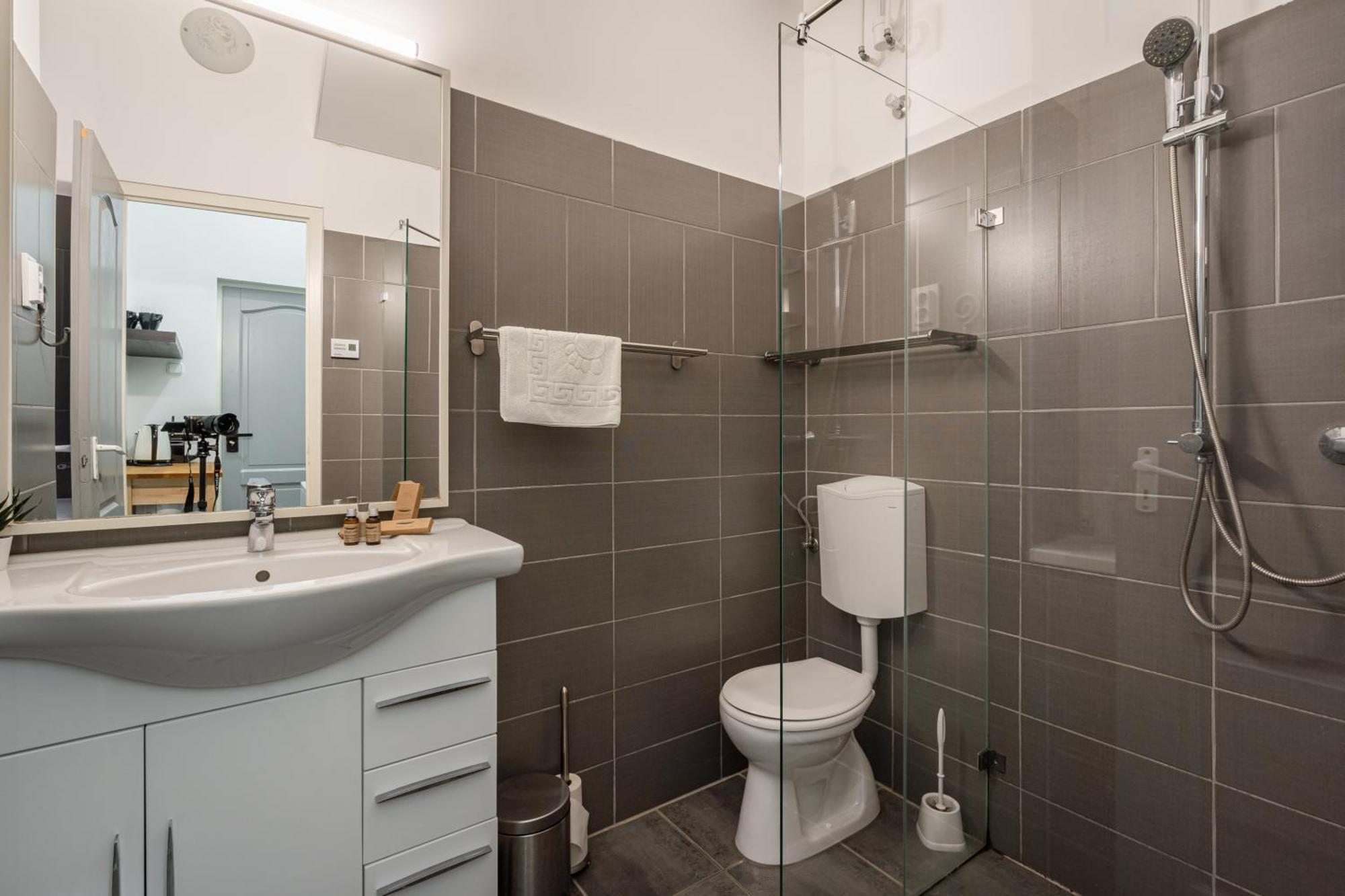 B8 - Grand Boulevard Cozy Apartment - Best Location By Bqa بودابست الغرفة الصورة